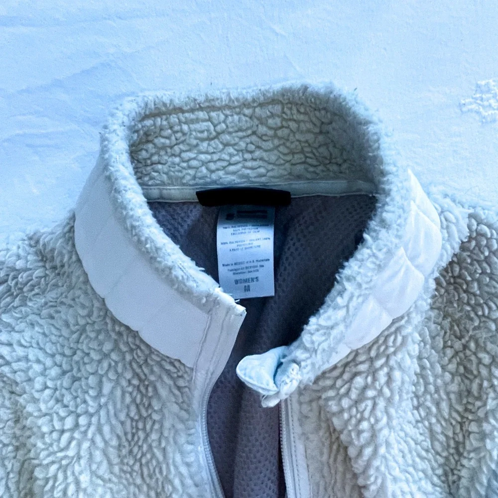 Patagonia Retro-X fleece jacket, medium - Picture 7 of 8